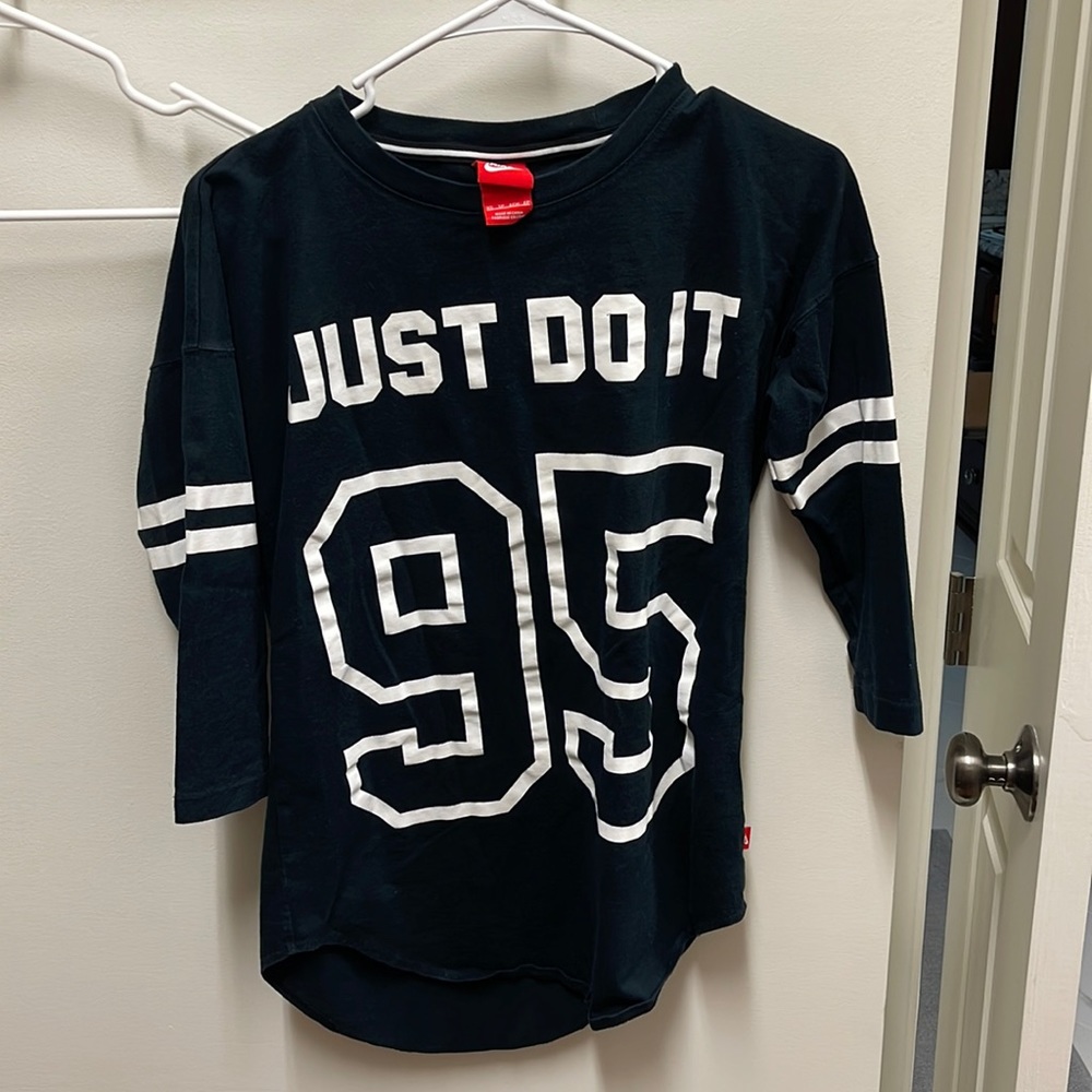 Nike woman’s tee